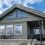 Casa de Férias Falkeblikk-mountain With Majestic Views *